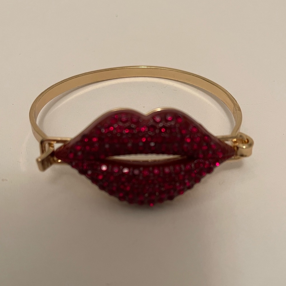 NWT Red Crystal Lips Bracelet RARE By Natasha Couture - Picture 2 of 9
